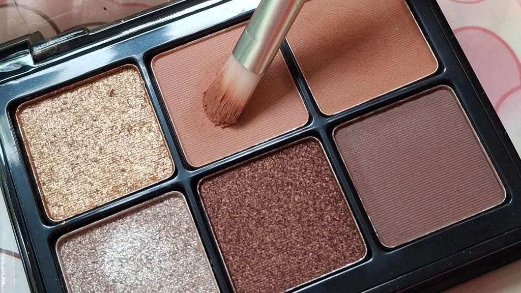 keunggulan produk eyeshadow Implora
