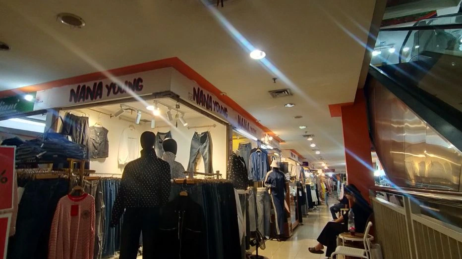 Surganya baju murah di Pasar Mayestik Kebayoran Baru