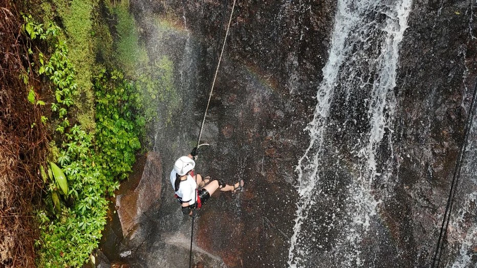 Canyoning 75 Meter Curug Kembar Bogor