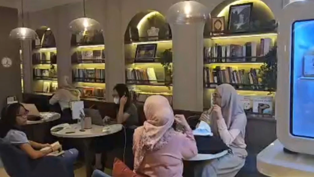 fasilitas lengkap cafe bukabuku tebet