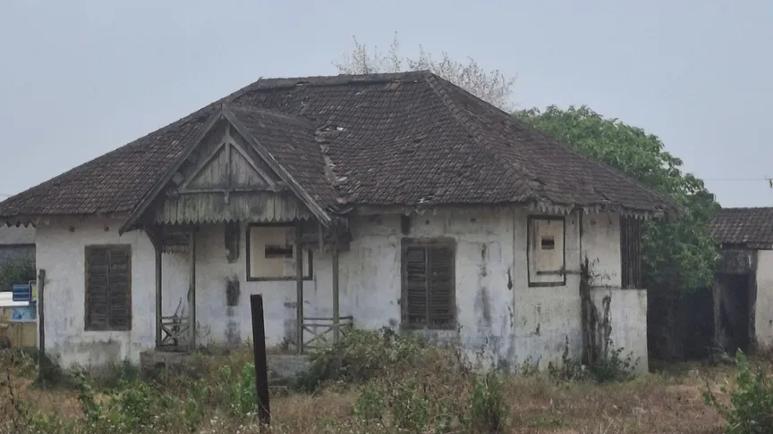 bangunan tua rumah dinas stasiun bringin