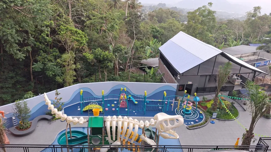 fasilitas playground di griya persada convention hotle