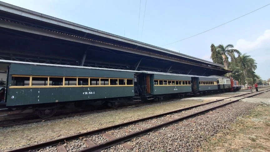 keseruan naik kereta wisata ambarawa menuju stasiun tuntang