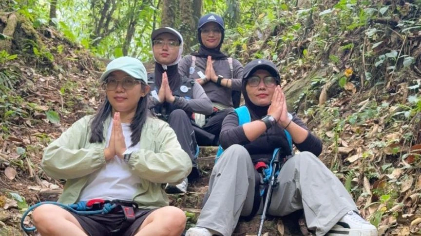 jalur tracking ke lembah purba